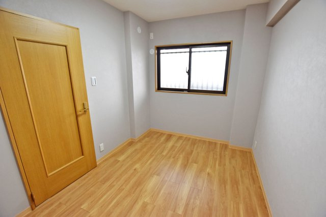 グローバル伊丹昆陽里の洋室|-洋室4.8帖-