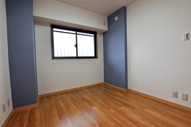グローバル伊丹昆陽里の洋室|-洋室5.3帖-