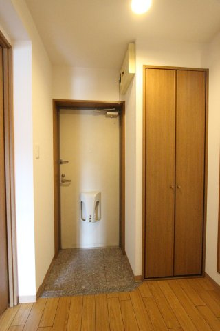 スタジオーネの玄関