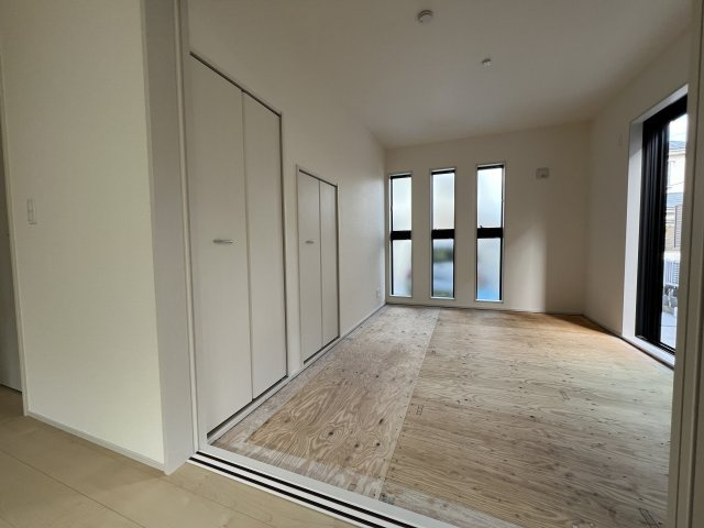 青梅市大門2丁目　新築戸建全1棟の和室|6.0帖　和室はお子様の遊び場やお昼寝スペースに便利です☆