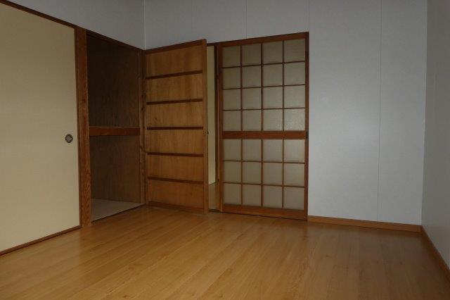 平田宇野貸家（平屋）の洋室