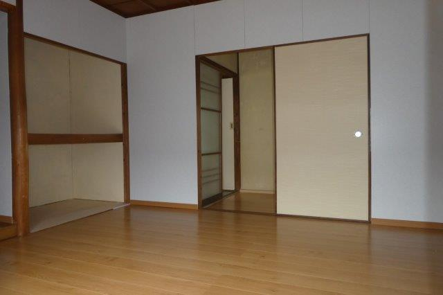 平田宇野貸家（平屋）の洋室