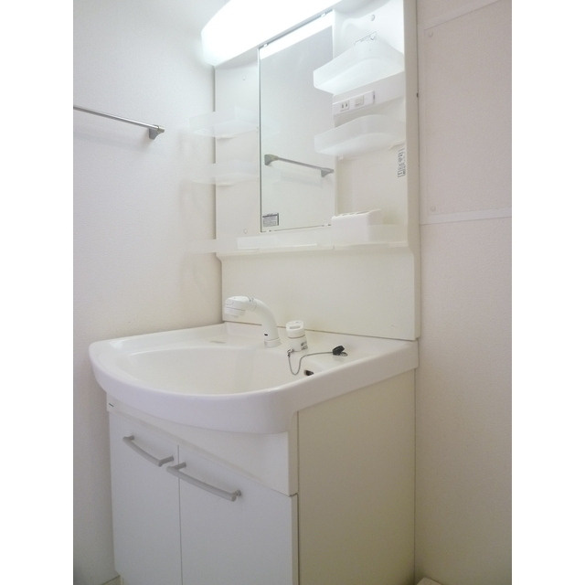 コモド次郎丸B棟の洗面所