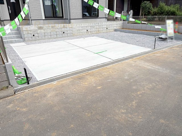 牛久市神谷7期　新築戸建て　1号棟の駐車場|カースペースは2台お停めいただけます♪