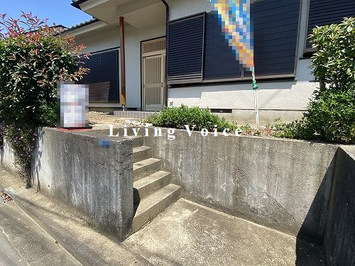 【エントランス】 | 【仲介手数料０円】平塚市南原3丁目　中古一戸建て | 平塚市南原3丁目　中古一戸建て