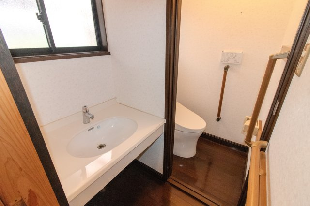 足利市田島町の中古一戸建のトイレ