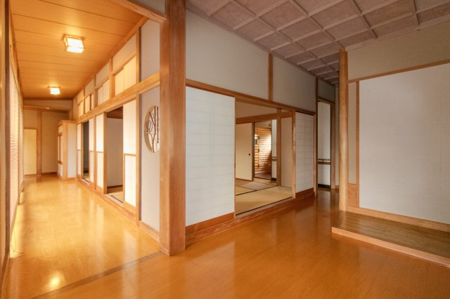 足利市田島町の中古一戸建の玄関