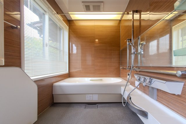 足利市田島町の中古一戸建の浴室