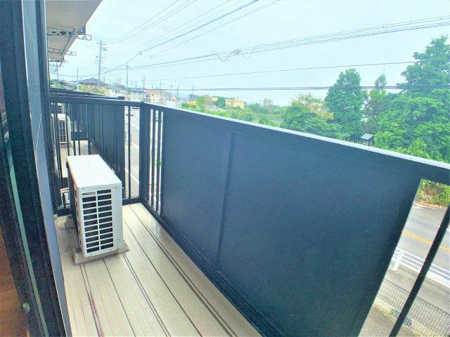 シャルマン森岡のバルコニー|別部屋同一間取りのお写真となります。