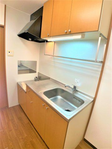 シャルマン森岡のキッチン|別部屋同一間取りのお写真となります。