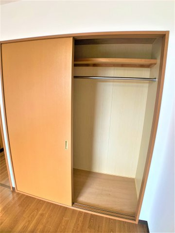 シャルマン森岡の収納|別部屋同一間取りのお写真となります。