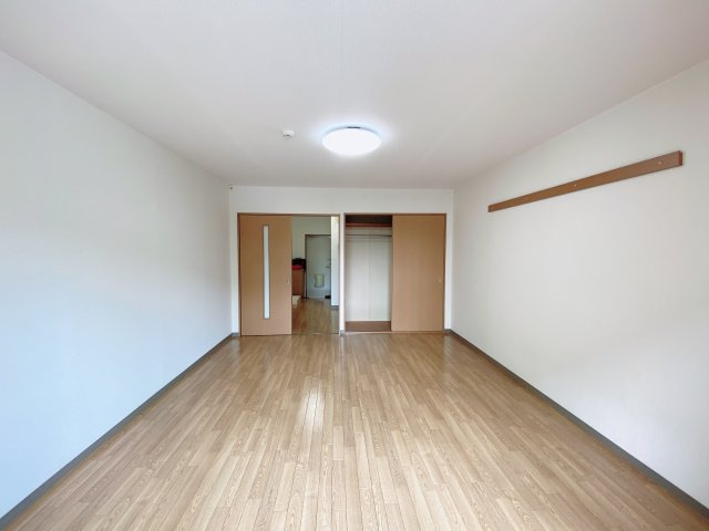 フラッツ巽ヶ丘東の居間・リビング