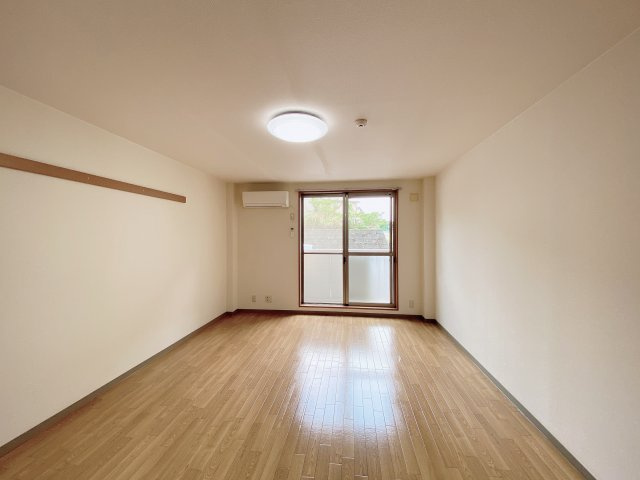 フラッツ巽ヶ丘東の居間・リビング