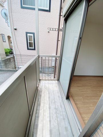 フラッツ巽ヶ丘東のバルコニー