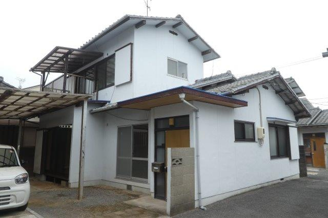 平田宇野貸家（２階建）の外観