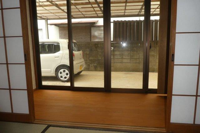 平田宇野貸家（２階建）の洋室|縁側