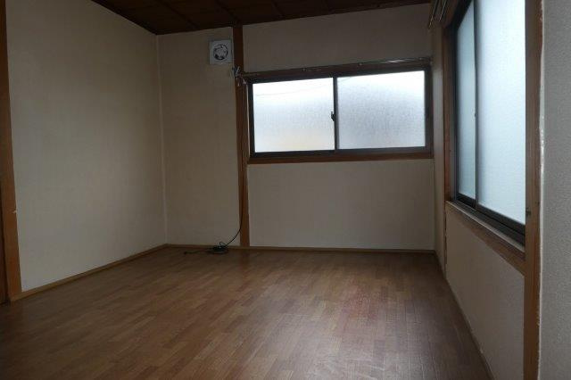 平田宇野貸家（２階建）の洋室