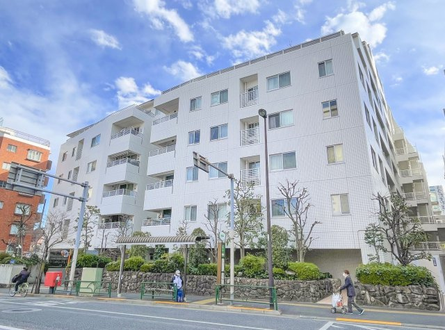 APAガーデンズ新宿戸山公園の外観