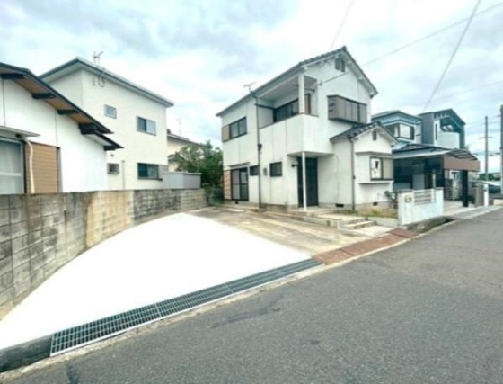 近江八幡市川原町２丁目　中古戸建