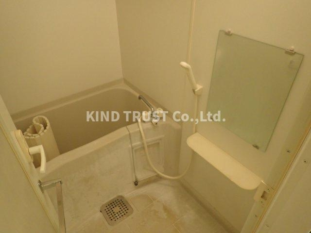 小松パラッツォ旧源蔵町の浴室|コンパクトで使いやすいお風呂です