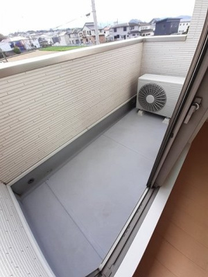 【バルコニー】 | ストロベリーガーデンＢ | お洗濯にも便利なバルコニー付き