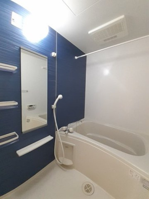 【浴室】 | ストロベリーガーデンＢ | 日々の疲れを癒すお風呂付です