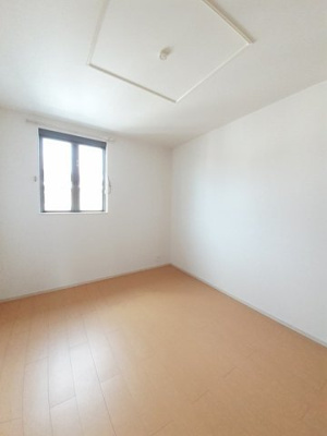 【寝室】 | ストロベリーガーデンＢ | 中はこのようになっています