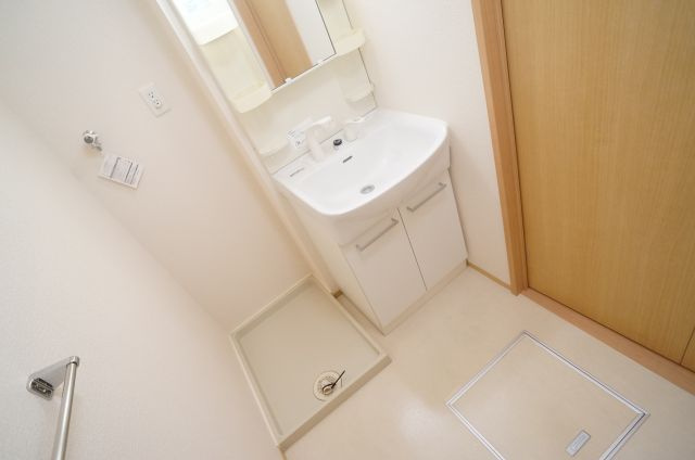 ボヌビー宝塚の洗面所|シャンプードレッサーの洗面台です。