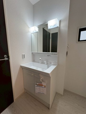 【独立洗面台】 | エルデ赤坪町1期 | キャンペーン対象物件です♪詳細は弊社ホームページもしくはスタッフまでお気軽にお問合せ下さいませ♪ お役に立てる自信があります♪