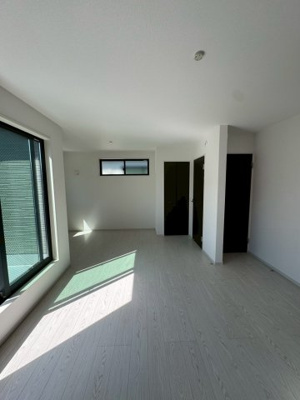 【居間・リビング】 | エルデ赤坪町1期 | キャンペーン対象物件です♪詳細は弊社ホームページもしくはスタッフまでお気軽にお問合せ下さいませ♪ お役に立てる自信があります♪