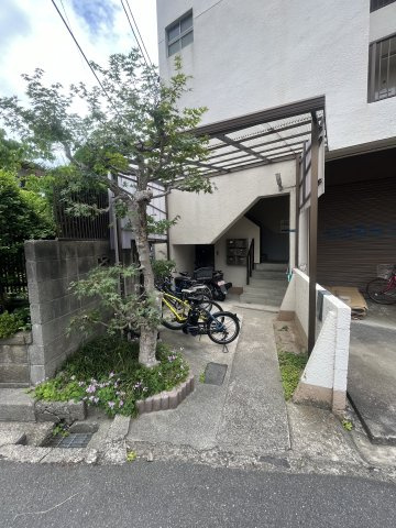 【エントランス】 | 品田ビル