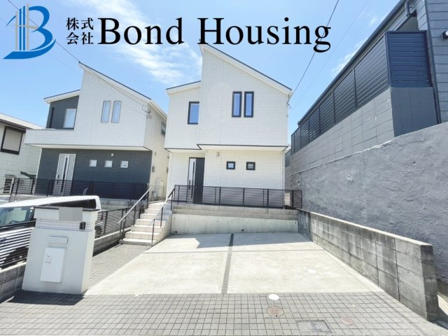 駐車並列２台　上グレードの設備　垂水区神陵台７丁目　良質戸建の外観