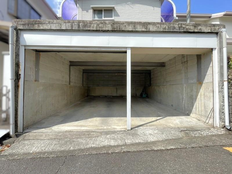 高知市横浜新町1丁目　中古戸建ての駐車場