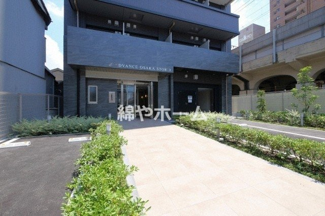 アドバンス大阪ストーリアのエントランス