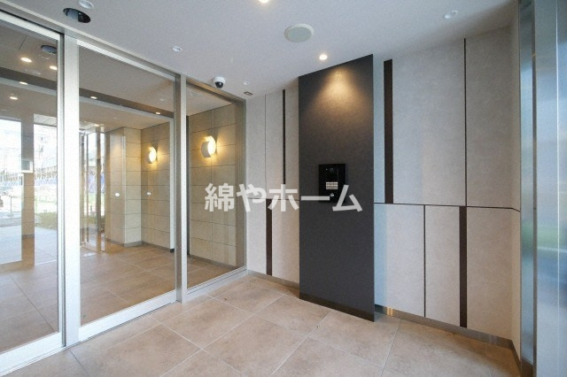 アドバンス大阪ストーリアのエントランス