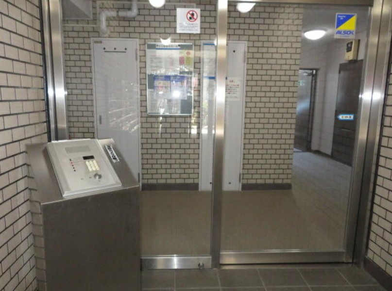 【エントランス】
