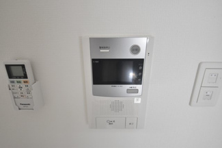 【セキュリティ】 | セオリー夕陽丘DOOR | モニター付きインターホンです