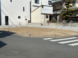 【前面道路含む現地写真】