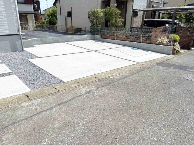 龍ケ崎市松葉4期　新築戸建て　1号棟の駐車場|カースペースは2台お停めいただけます♪