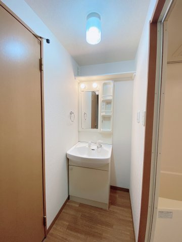 Grand Berry 緒川の洗面所|別部屋同一間取りのお写真となります。