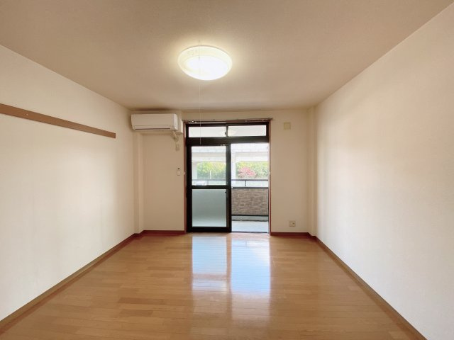 Grand Berry 緒川の洋室|別部屋同一間取りのお写真となります。