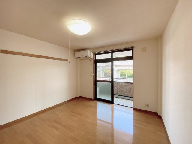 Grand Berry 緒川の内装|別部屋同一間取りのお写真となります。