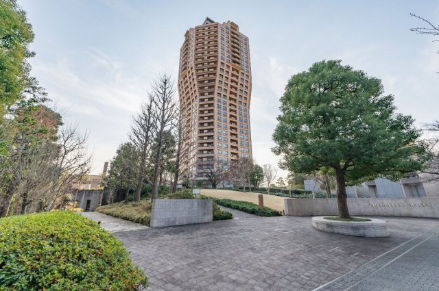 元麻布ヒルズフォレストタワーの外観