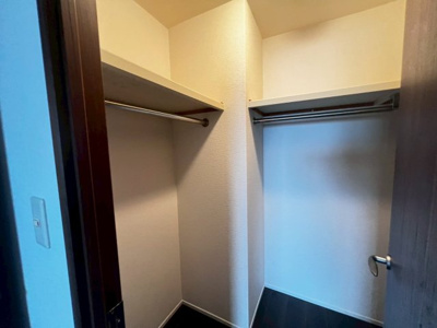 【収納】 | 和泉中央パークホームズ | ウォークインクローゼットもございます！沢山収納できて嬉しいですね！家族の思い出も大切にしまっておけますね♪