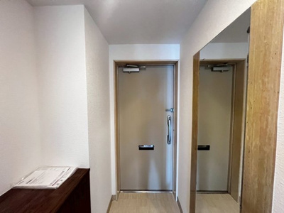 【玄関】 | 和泉中央パークホームズ | 玄関にシューズボックスありますよ！スッキリ片付きますね♪