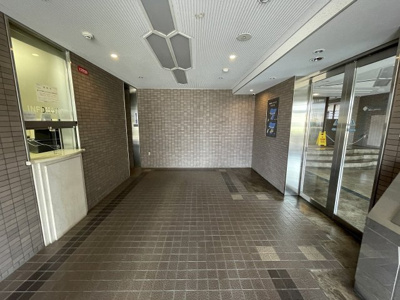 【エントランス】 | 和泉中央パークホームズ | いぶきのほしぞら保育園まで徒歩８分！小さなお子様のいるご家庭も安心ですね！