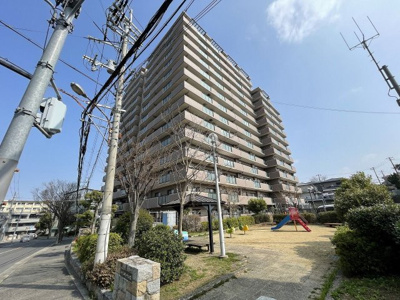 【外観】 | 和泉中央パークホームズ | ららぽーと和泉まで車で約１０分！休日のお出かけや普段のお買い物に便利ですね！