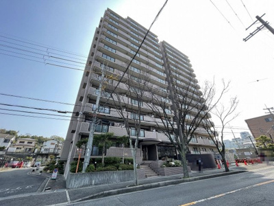 【外観】 | 和泉中央パークホームズ | 現地見学当日から承っております♪現地周辺の環境や、駅までの道のりなど周辺環境も合わせてご確認いただき、ぜひご検討ください！