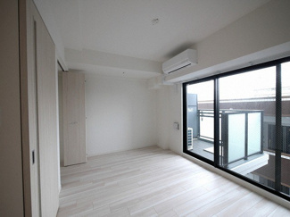 【洋室】 | S-RESIDENCE難波大国町Deux | ゆったりした洋室です