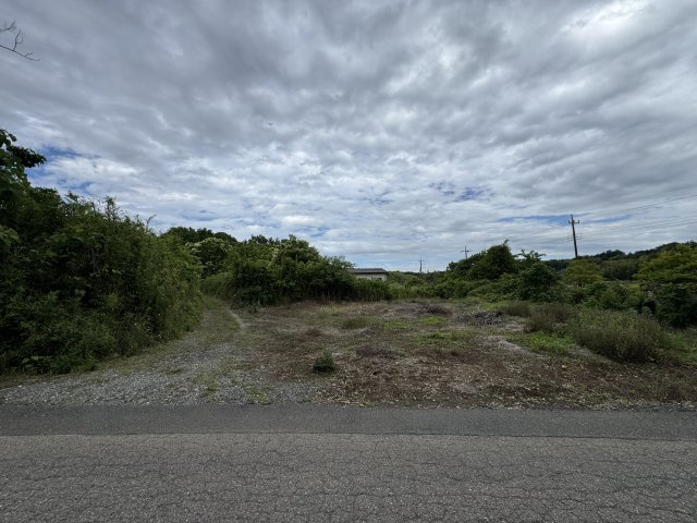 ‐三丁目不動産-　熊谷市野原　更地の外観